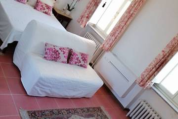 Gîte pour 3 personnes, avec jardin et balcon à Govone