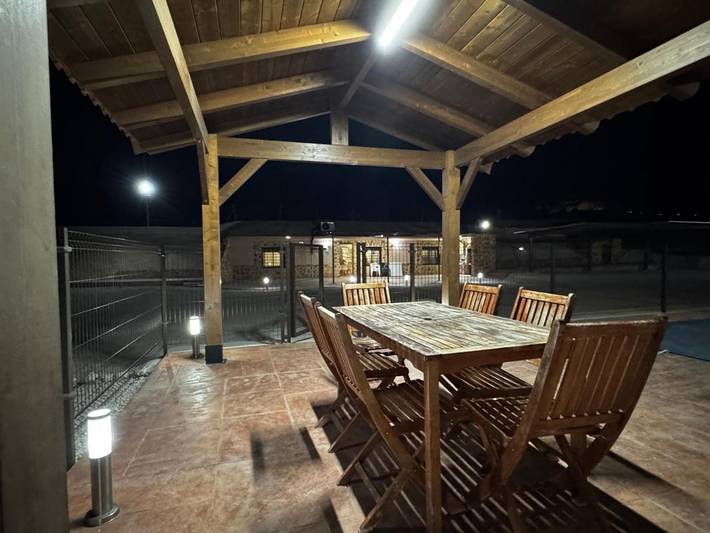 Casa rural para 8 personas, con jardín además de piscina y vistas, Se admiten mascotas en Fortuna - 2