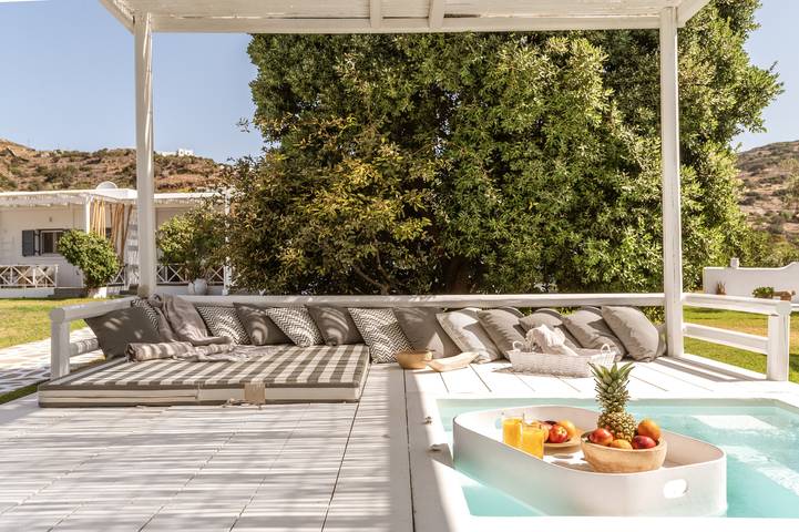 Ferienhaus für 4 Personen, mit Whirlpool und Garten in Andros