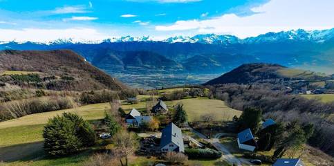 Gîte pour 10 personnes, avec vue et jardin à Saint-Bernard