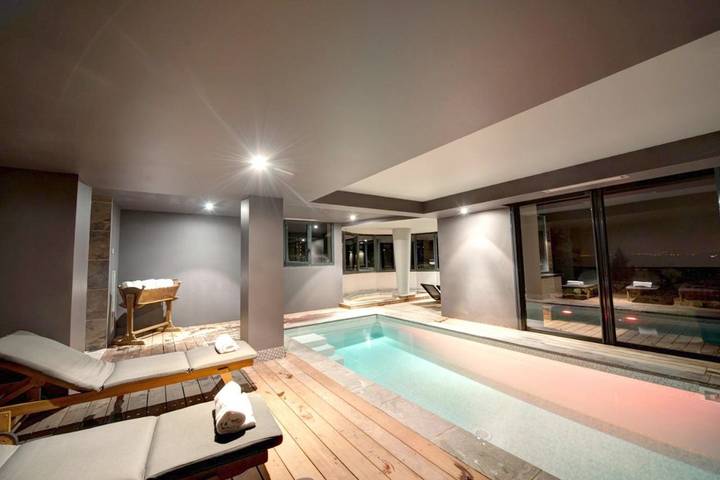 Gîte pour 2 personnes, avec sauna et piscine ainsi que jardin et jacuzzi dans Talloires-Montmin - 3