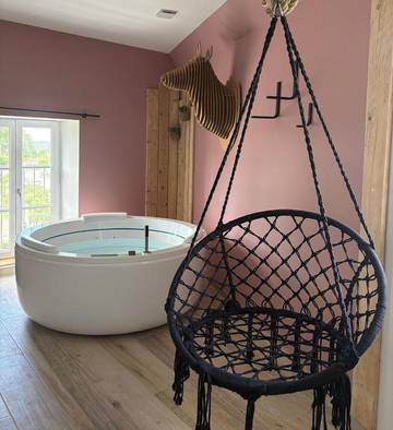 Gîte pour 2 personnes, avec jardin et jacuzzi à Bellême