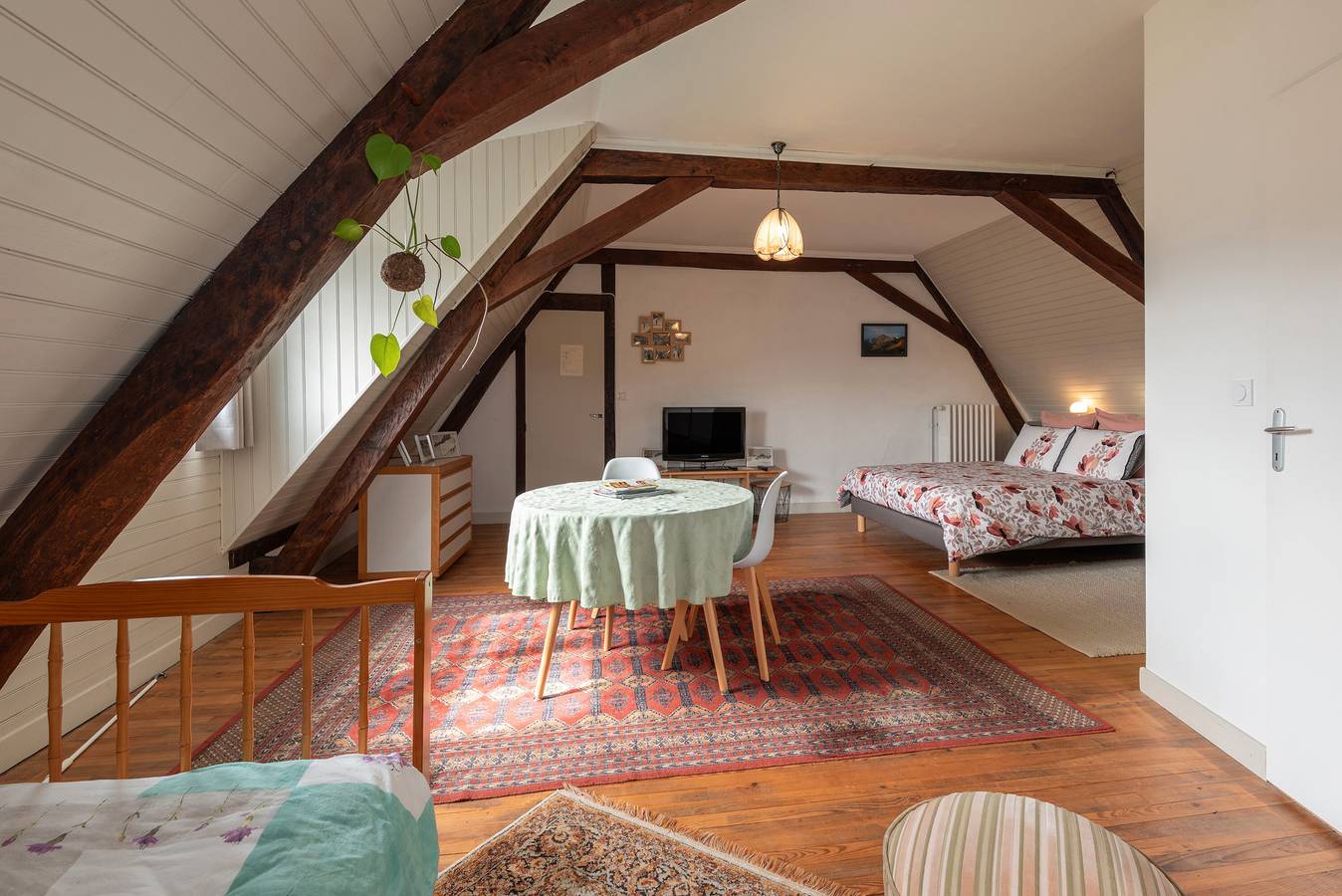 Chambre d'hôtes 'Chambre Marie-Jo' avec vue sur la montagne, terrasse partagée et Wi-Fi in Montgaillard (Hautes-Pyrénées), Hautes-Pyrénées