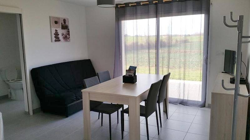 Appartement entier, Two-Bedroom Apartment in Jonzac, Région de Jonzac