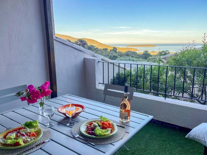 Gîte pour 4 personnes, avec Terrasse à Porto-Vecchio