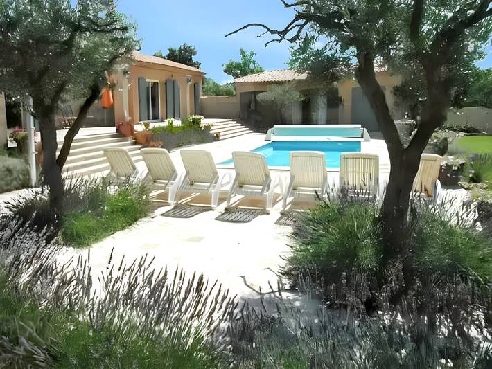 Location de vacances pour 15 personnes, avec terrasse et piscine à Régusse - 3