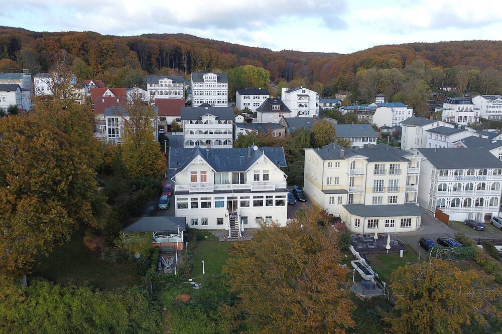 Entire apartment, Apartment with stunning sea views directly above the beach promenade in Sassnitz, Jasmund National Park