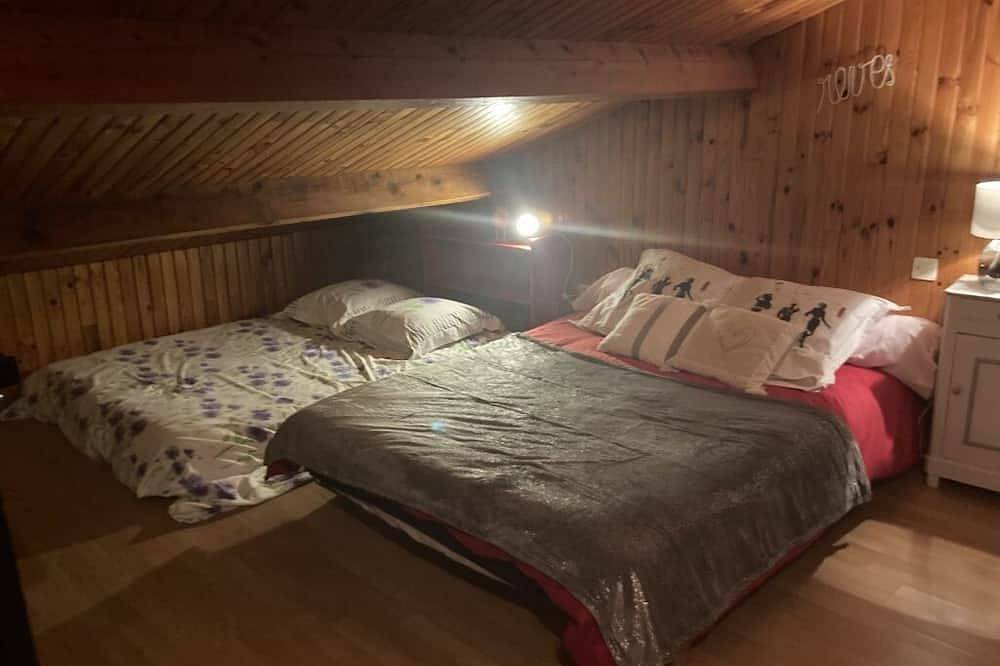 Apartamento entero, Air-conditioned, fully renovated duplex with private terrace in Lunel, Côte d'Améthyste
