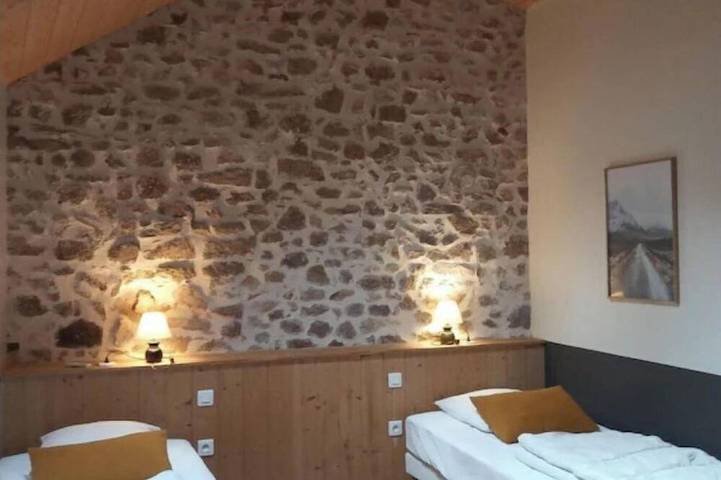 Location de vacances pour 10 personnes, avec piscine à Saint-Martin-Lars-en-Sainte-Hermine - 4