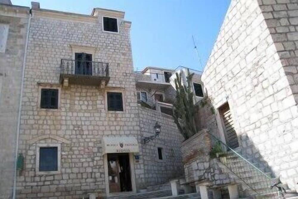 Hel lägenhet, Rooms Nikola, (2699), Vis, hr in Vis Town, Split-Dalmatia guovlu