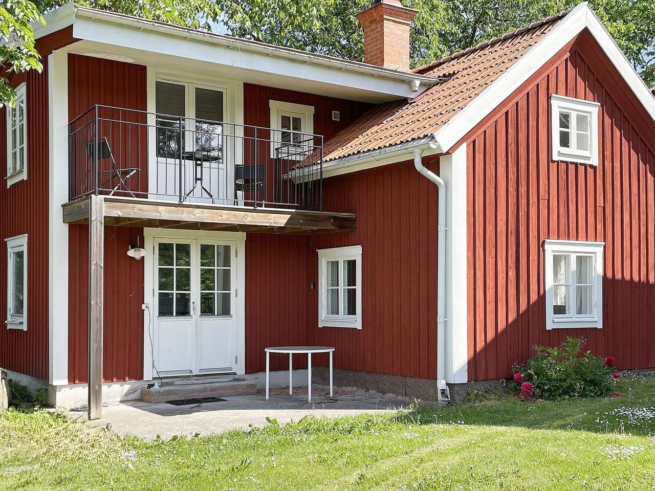 Hus för 6 Personer, med trädgård samt balkong och sjöutsikt, barnvänlig