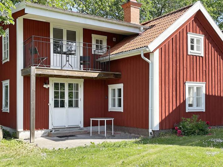 Ferienhaus für 6 Personen, mit Balkon und Terrasse sowie Garten und Seeblick in Ödeshög