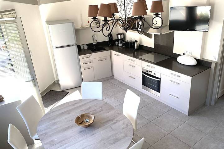 Ferienwohnung für 6 Personen, mit Pool und Balkon - 1