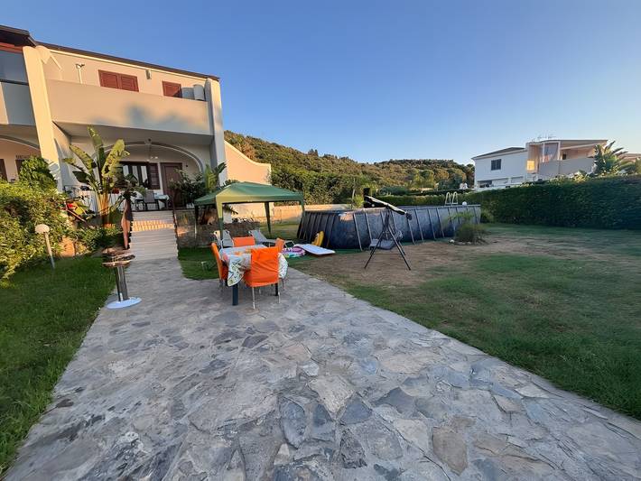 Villa per 5 persone, con Balcone e Giardino a Campofelice di Roccella