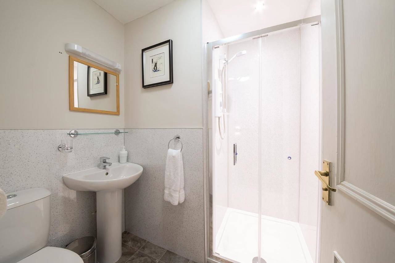 Small Double Room with Private Bathroom in Stirling, Région de Stirling