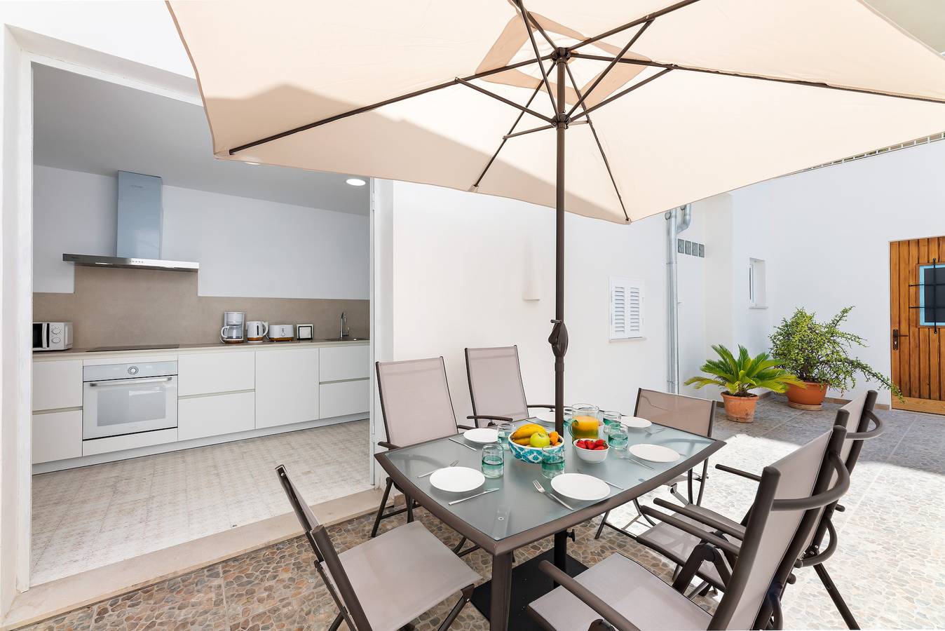Hel lejlighed, Apartment 'Albercutx Pollentia 1' with Terrace, Air Conditioning and Wi-Fi in Port de Pollença, Pollença