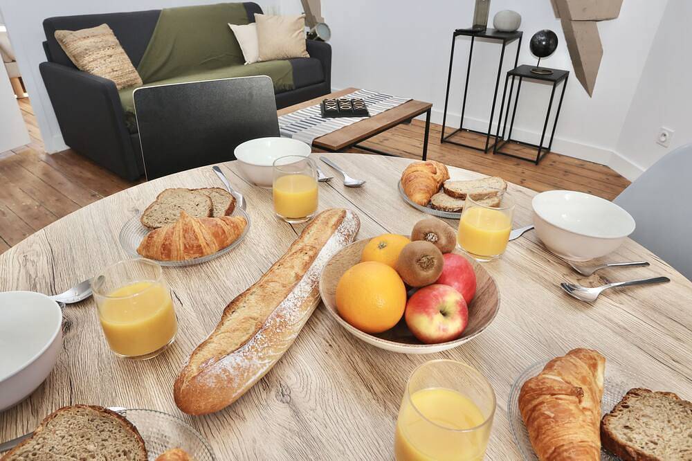 Apartamento entero, Napoléon Gare 7 ★ T2 ★ Dernier Etage ★ Bylocly in Pontivy, Pontivy region