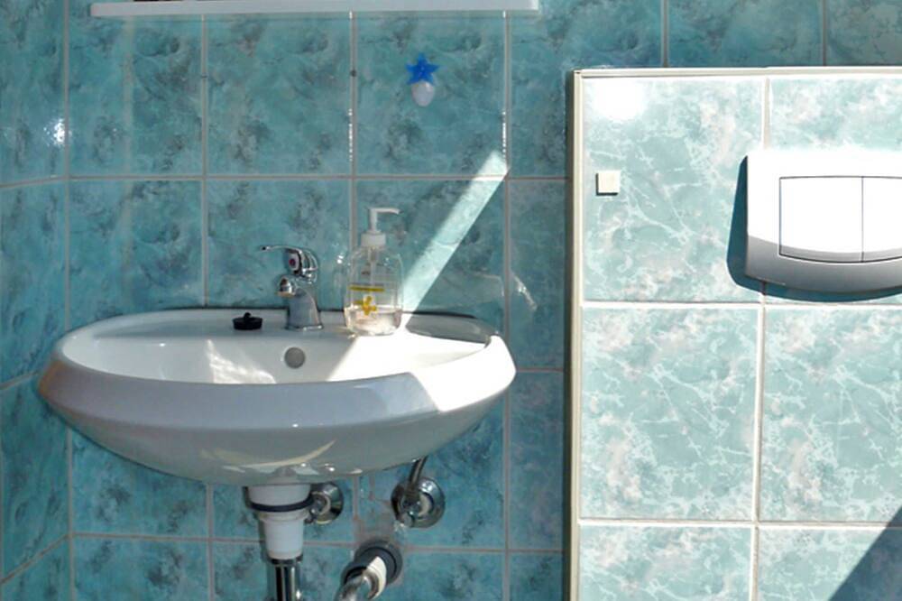 Ganze Wohnung, Ferienwohnung - Ferienhaus & Ferienwohnung Zur Sonne in Freest, Vorpommern