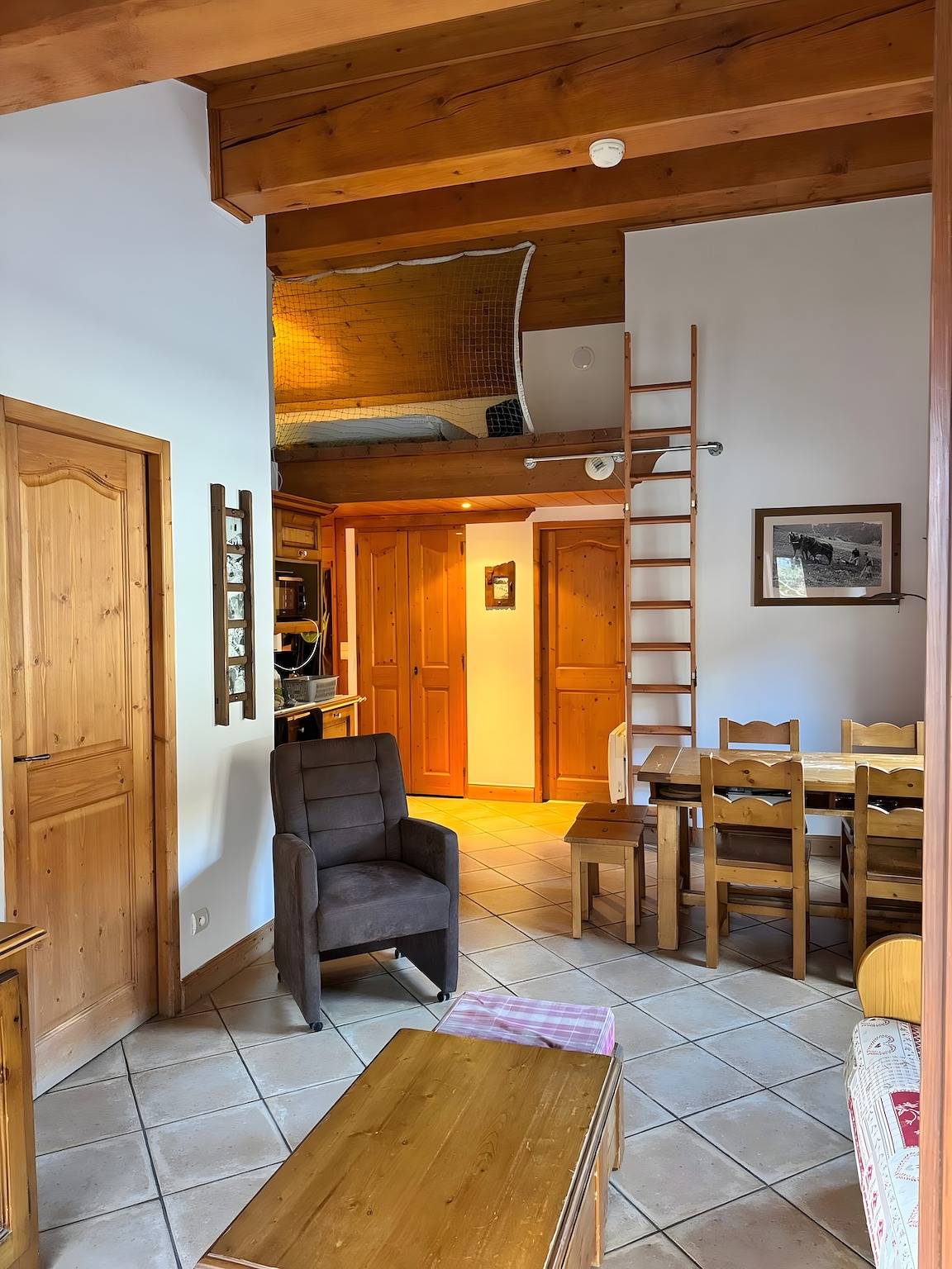 Entire apartment, Apartment 'Airelles B25' with Mountain View, Balcony and Wi-Fi in Les Menuires, Saint-Martin-de-Belleville