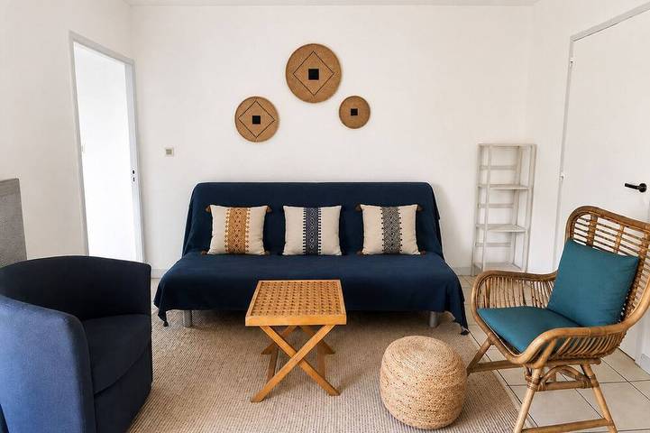Entire apartment, Feet in the water, between the beach, the pool, and the marina... in La Rochelle, La Rochelle region