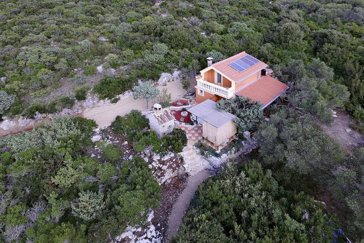 Ferienhaus für 6 Personen, mit Balkon und Garten
