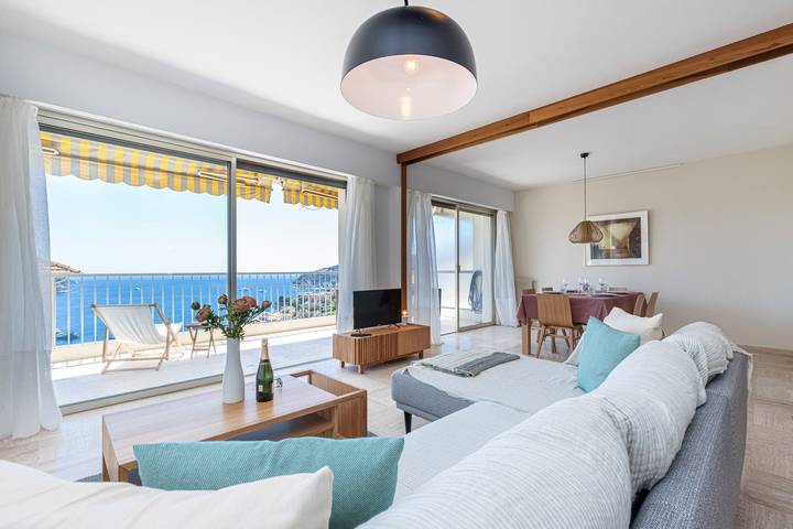 Location de vacances pour 4 personnes, avec Vue sur l’océan et Balcon ainsi que Terrasse et Piscine à Villefranche-sur-Mer