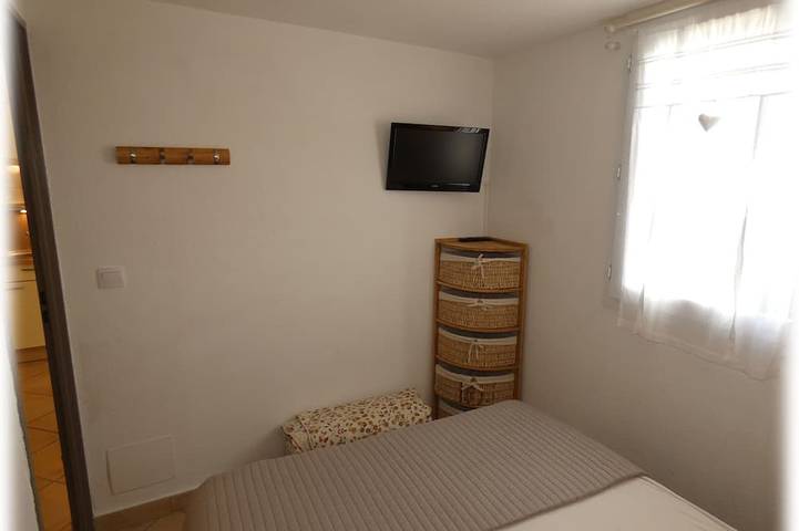 Location de vacances pour 4 personnes, avec terrasse ainsi que jardin et piscine à Vic-la-Gardiole - 4