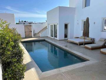 Villa pour 7 personnes, avec vue ainsi que jardin et piscine, adapté aux familles dans Antiparos