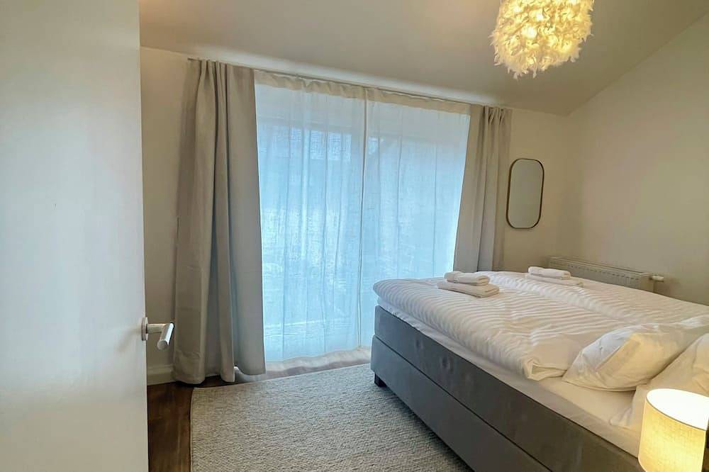 Ganze Wohnung, Münchener Penthouse mit Dachterrasse, Küche und Parkplatz im Stadtteil Moosach in München Moosach, München