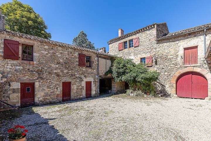 Gîte « Du Château De Vindrac » con piscina privada, Wi-Fi y aire acondicionado in Milhars, Región de Albi