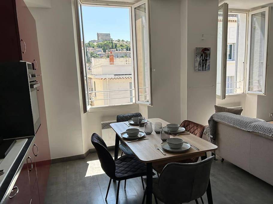 Appartement entier, Two-Bedroom Apartment in Vaison-la-Romaine, Parc naturel régional du Mont-Ventoux