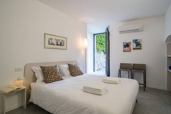 Appartamento intero, Guesthost - Lake View Apartment Villa Maderni Como in Como, Parco Regionale Spina Verde