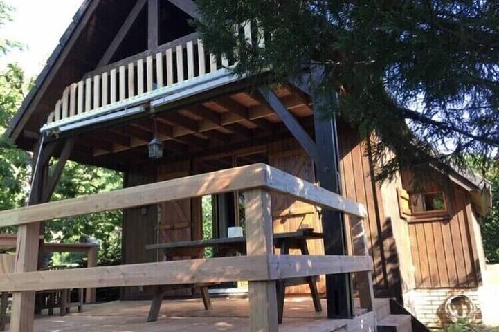 Gîte pour 6 personnes, avec Terrasse et Jardin dans Lac des Settons
