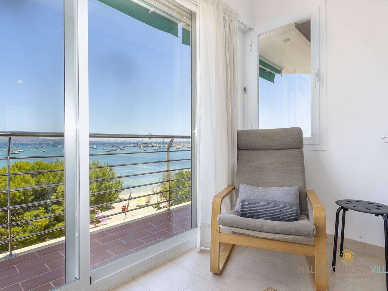 Entire apartment, Bright apartment in Port de Pollença, ideal for winter, near Pine Walk in Port de Pollença, Pollença