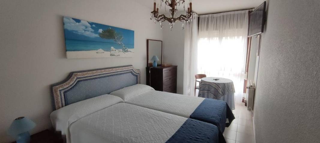 Apartamento para 5 personas, con Balcón y Terraza además de Jardín y Piscina en Noja