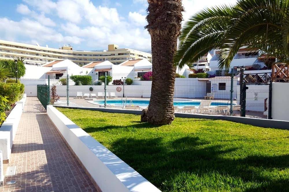 Entire apartment, Seasonal offer-Perfect for your holidaysfree Wi-Fi, beach 3 minutes in Playa Puerto Colón, Adeje