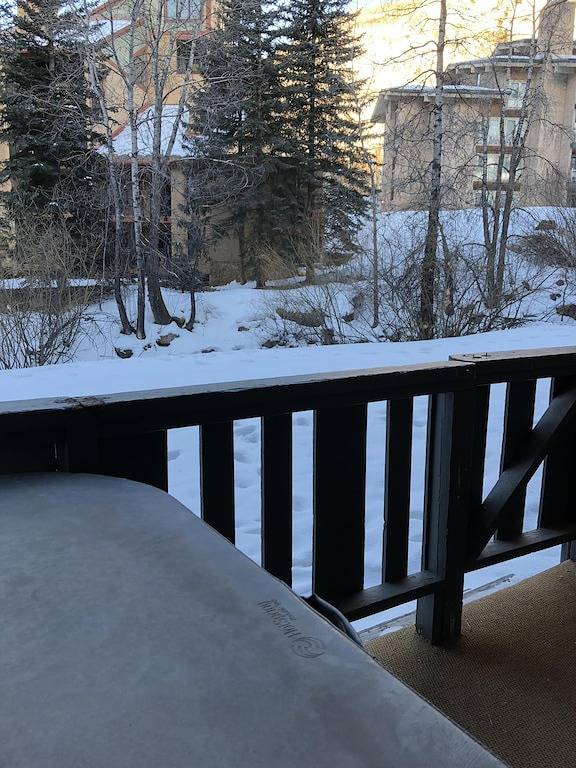 Ganze Wohnung, Ihr eigener privater Whirlpool, alle zu Fuß erreichbar, schönes großes Schlafzimmer in Vail Ski Resort, Vail