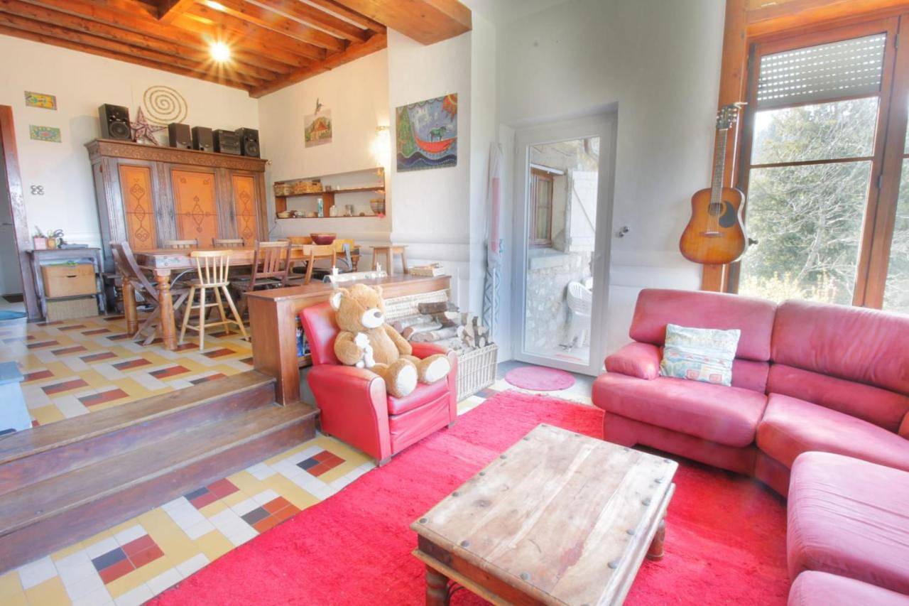 Bohemian holiday home with lake view in Aiguebelette-le-Lac, Région de Chambéry