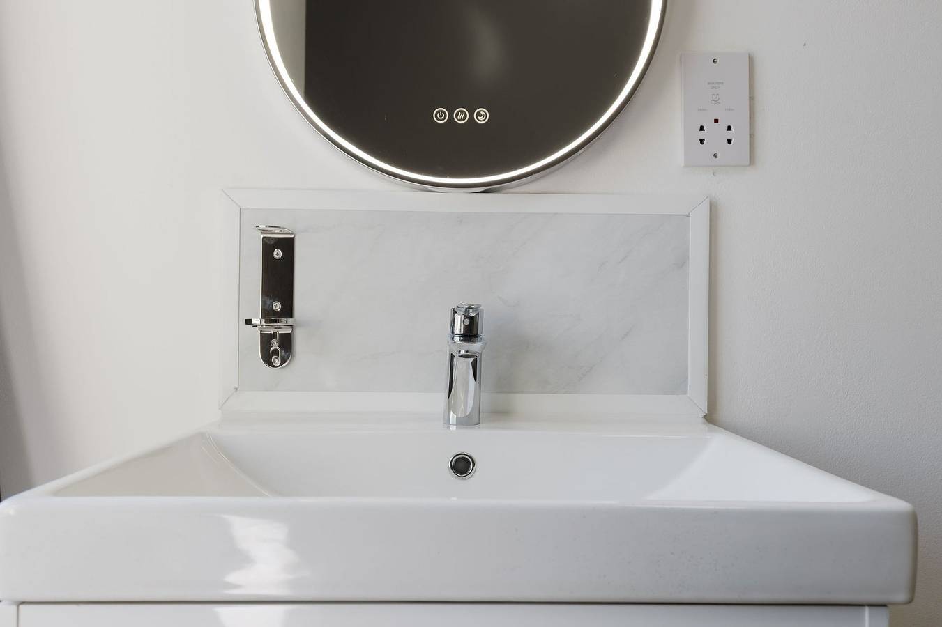 Ganze Wohnung, Comfortable King Room | Shared bathroom in Watford, Hertfordshire