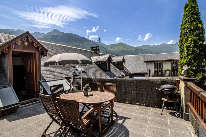 Gîte pour 4 personnes, avec balcon/terrasse et terrasse à Esterre