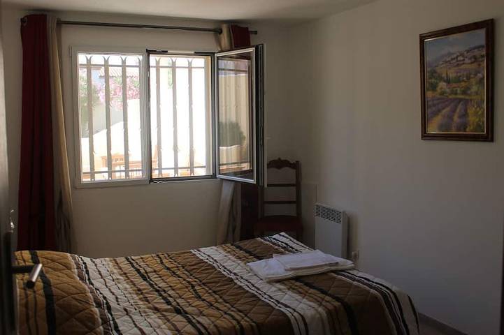 Location de vacances pour 10 personnes, avec jardin et terrasse, animaux acceptés à Vinassan - 3