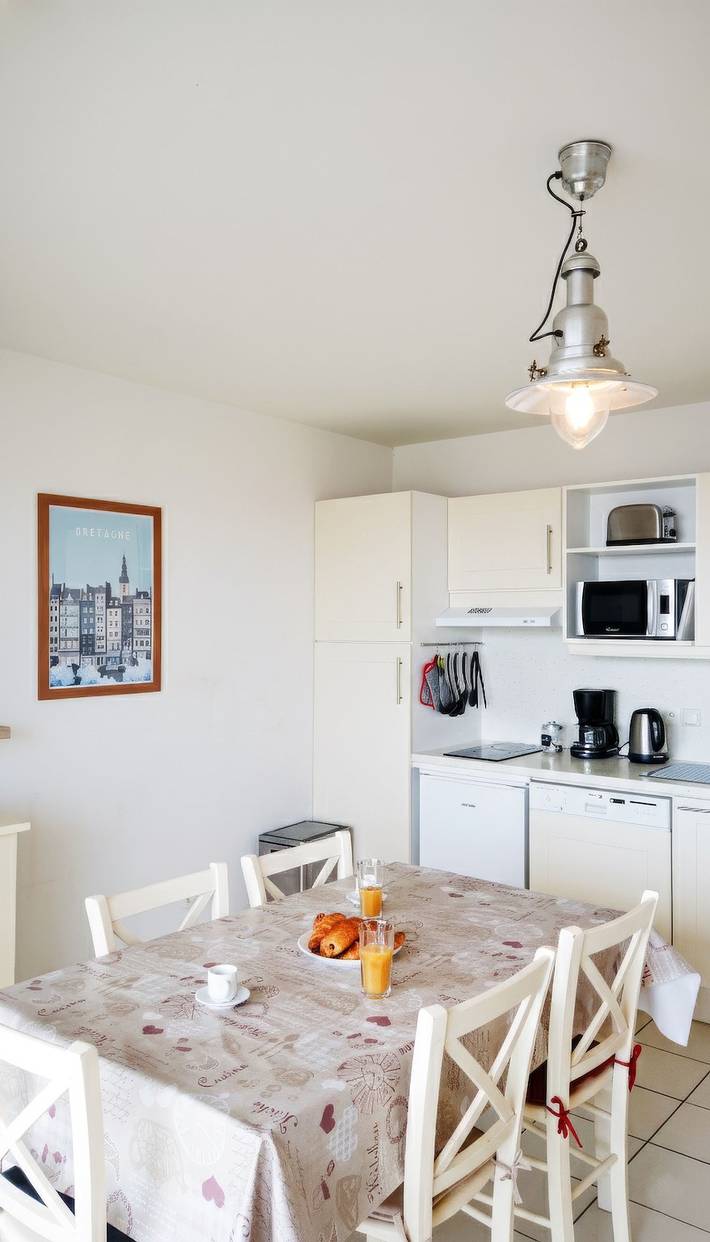 Gîte pour 5 personnes, avec jardin et piscine à Plougonvelin - 4