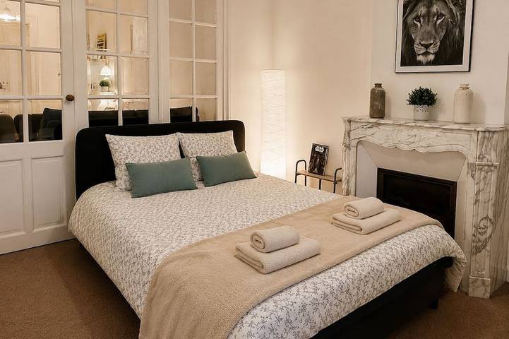 Apartamento entero, Quiet & spacious apartment - Secure bicycle garage - Fast Wifi in San Quintín (Aisne), Aisne