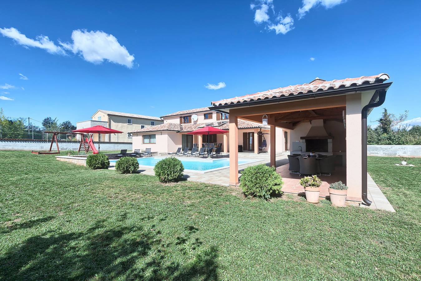 Villa voor 14 personen met balkon/terras in Barban, Zuidkust Istrië