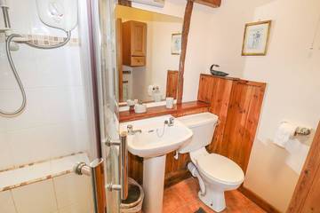 Glamping for 2 People in North Wessex Downs, South West England, Photo 3