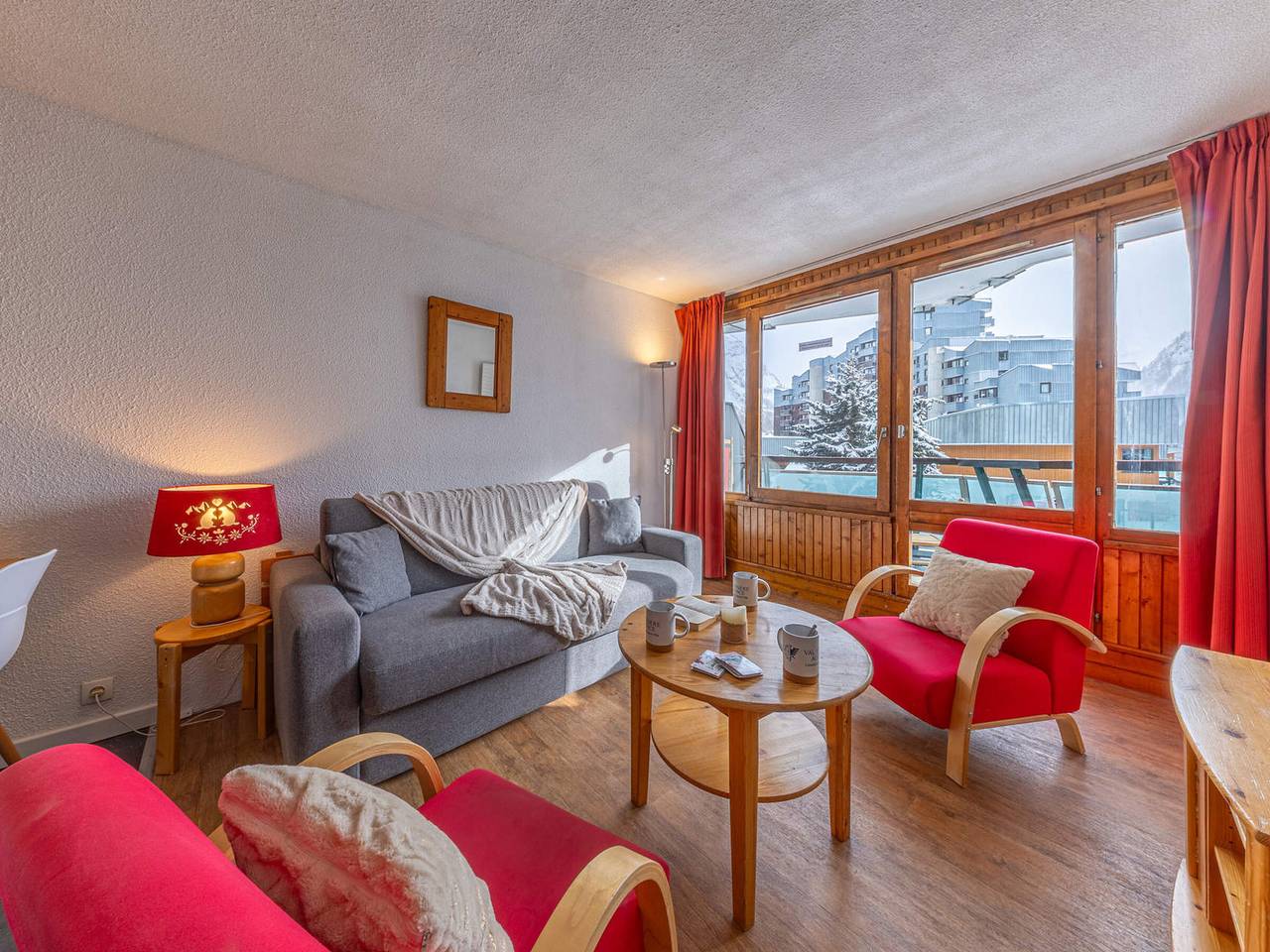 Appartement entier, Appartement lumineux Sud à La Daille avec Wifi et Animaux admis, skis aux pieds in Val-d'Isère, Massif de la Vanoise
