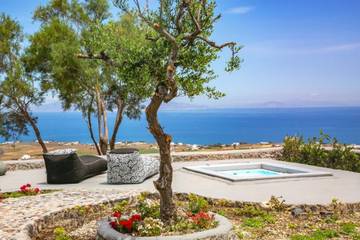 Villa With Pool for 2 People in Finikia, Santorini, Photo 1