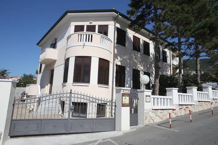 B&b per 2 persone, con Terrazza e Giardino nonché Panorama in Krk (Croazia)