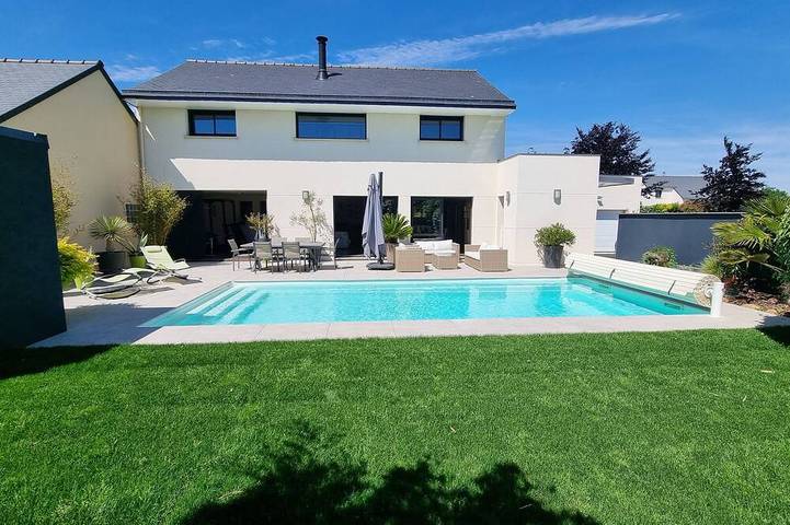 Villa pour 9 personnes, avec jardin et jacuzzi