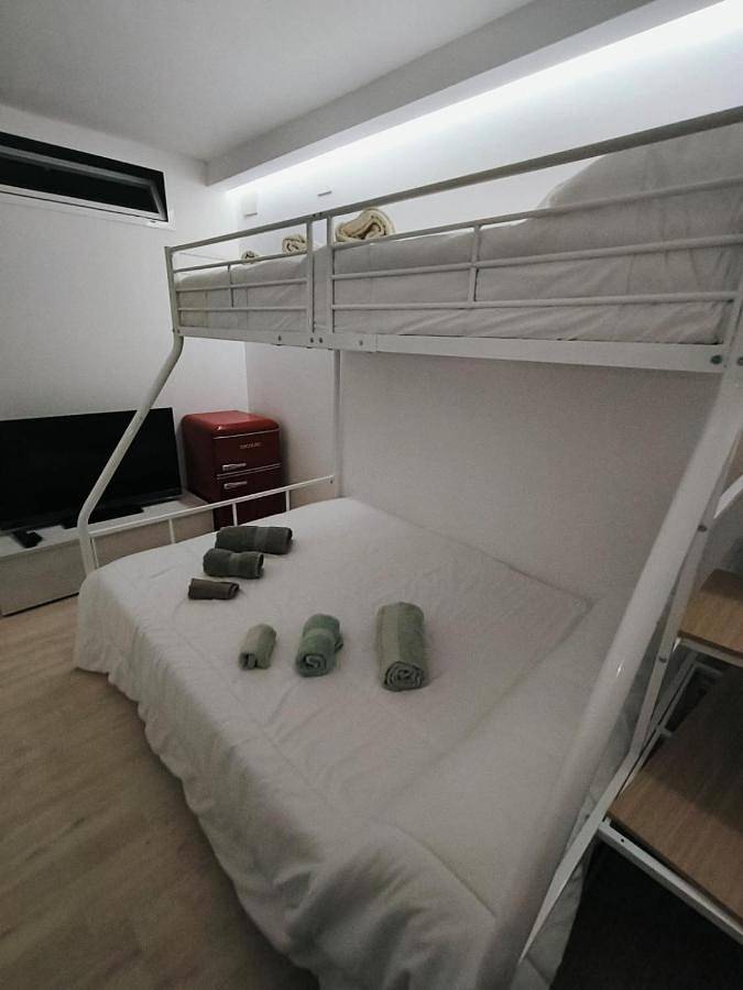 Gîte pour 2 personnes, avec terrasse et vue à Manises - 2